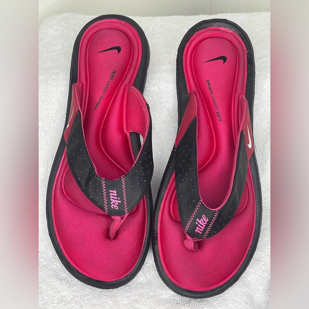 Nike sandals size 6M
